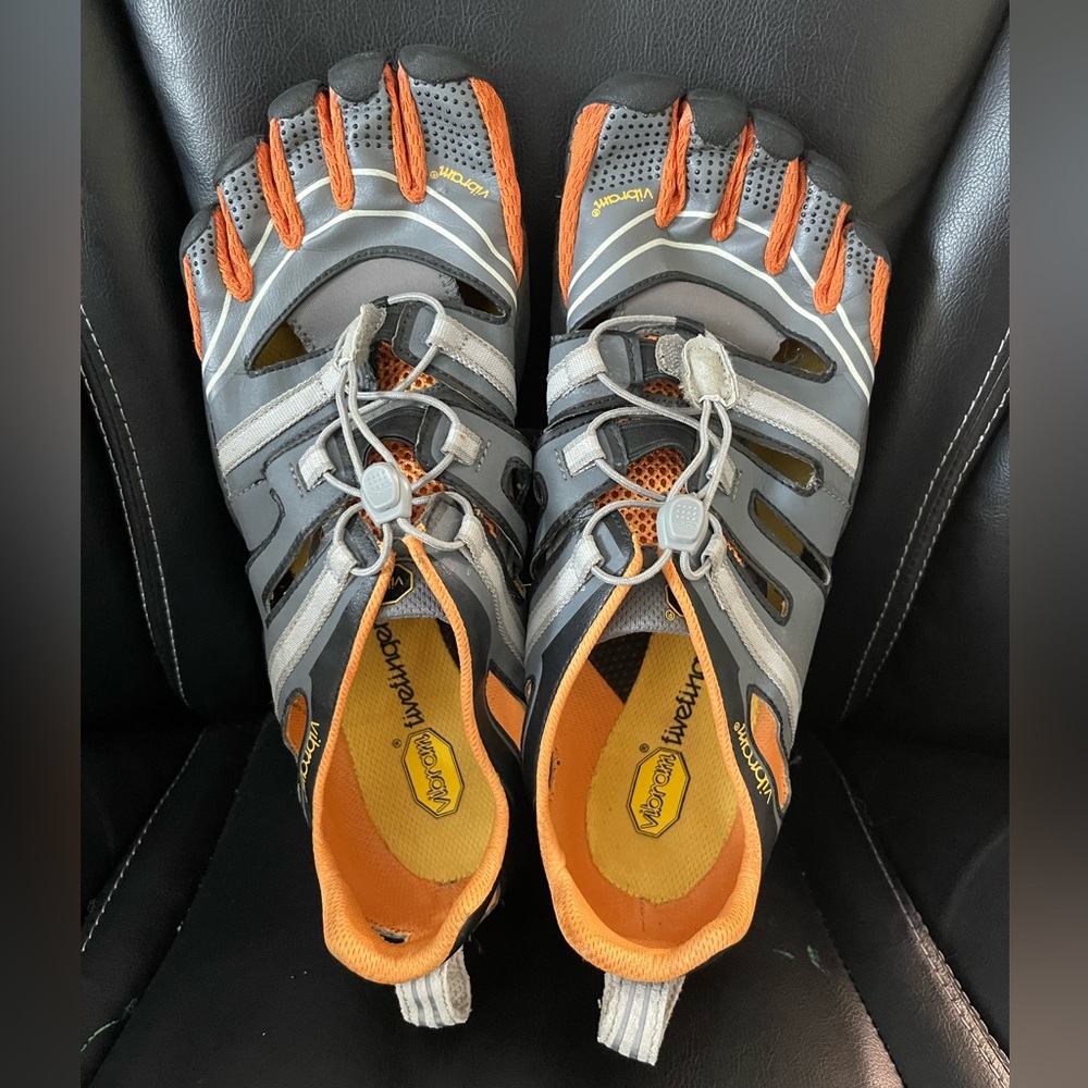 Vibram Five Fingers Shoes - Men's Size 46 (equivalent to a US 11.5/12)